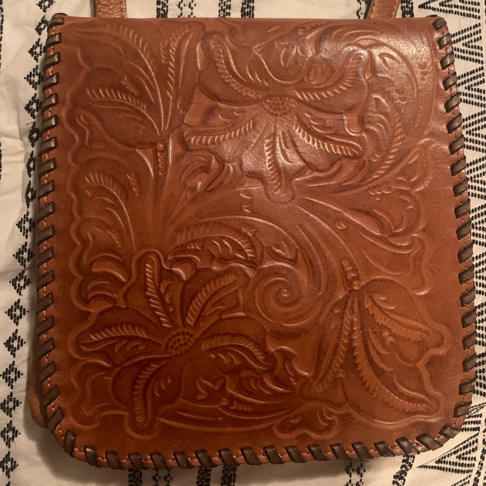 Patricia Nash 100% leather crossbody purse